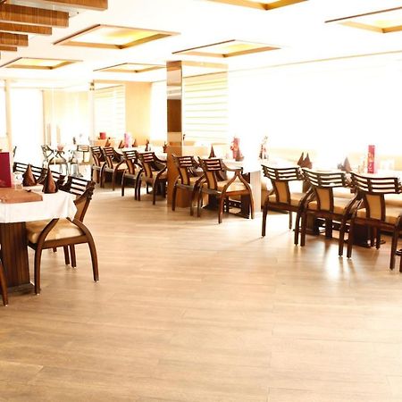 Hotel Shelter Gwalijar Zewnętrze zdjęcie