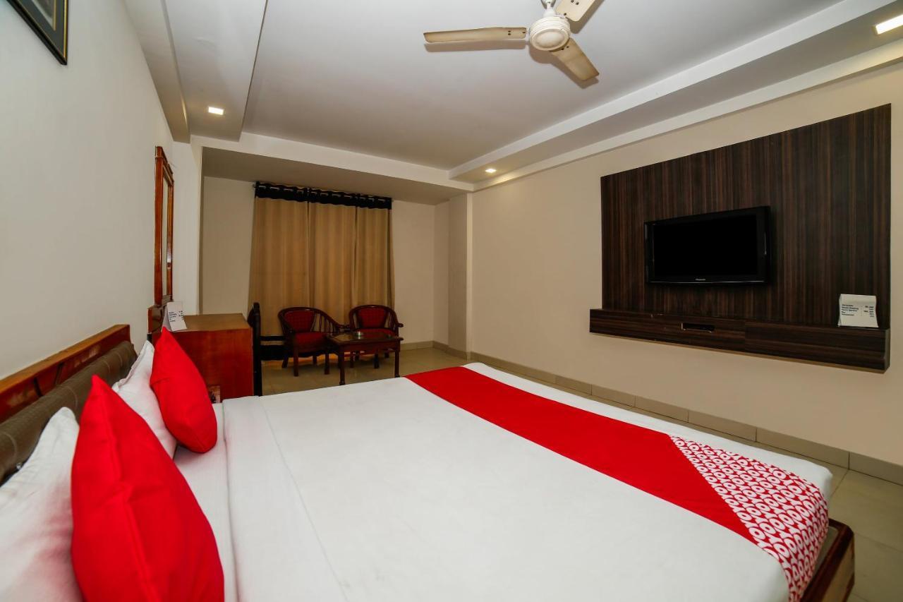 Hotel Shelter Gwalijar Zewnętrze zdjęcie