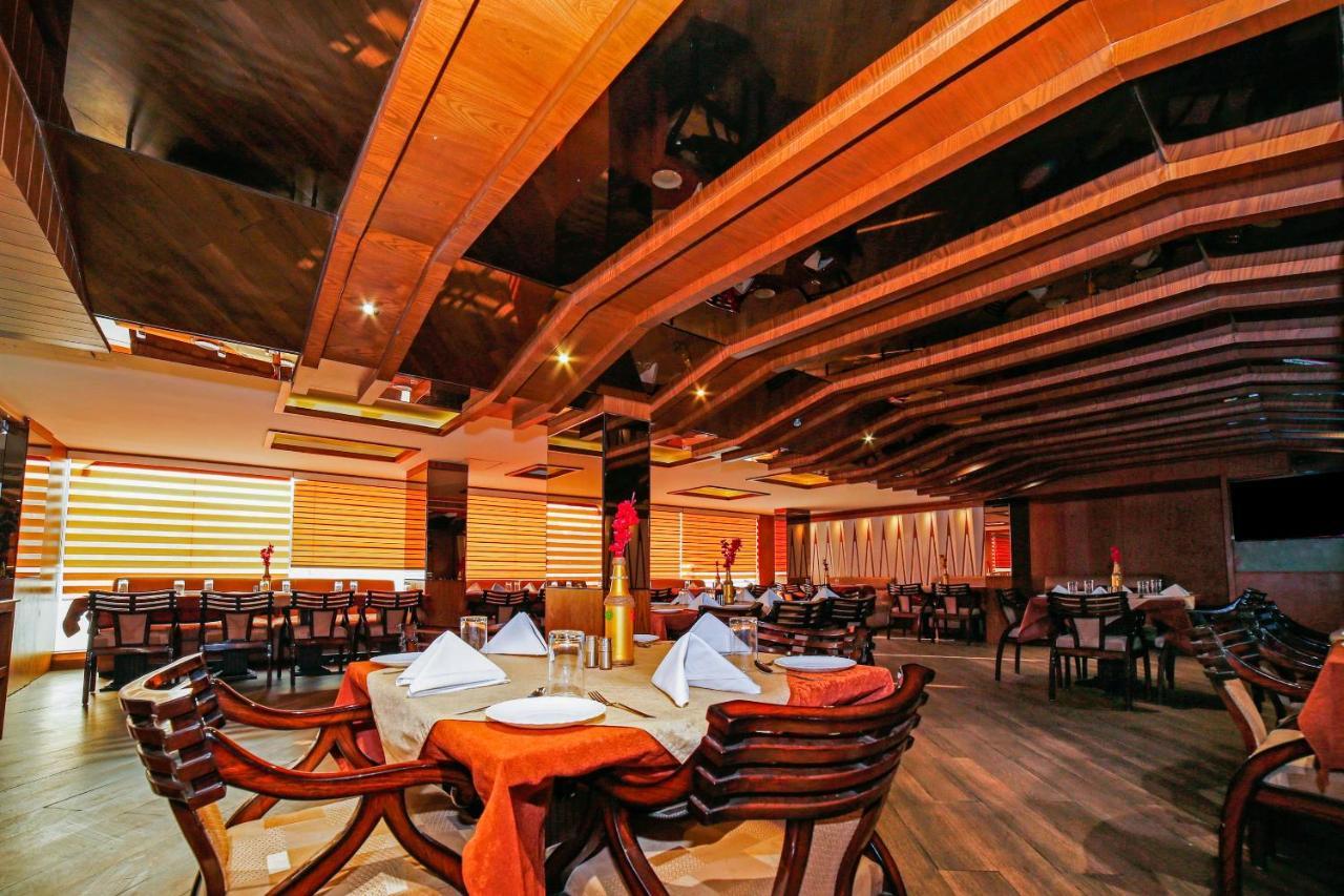 Hotel Shelter Gwalijar Zewnętrze zdjęcie