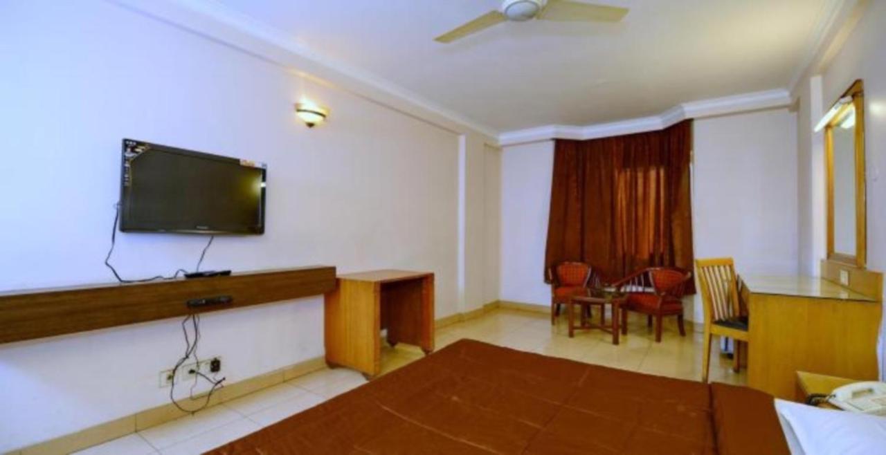 Hotel Shelter Gwalijar Zewnętrze zdjęcie
