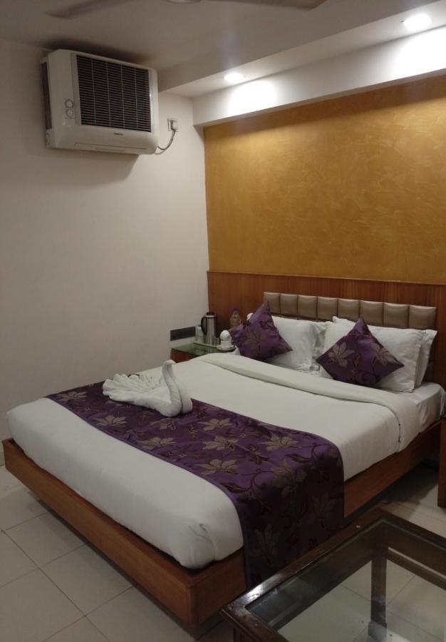 Hotel Shelter Gwalijar Zewnętrze zdjęcie