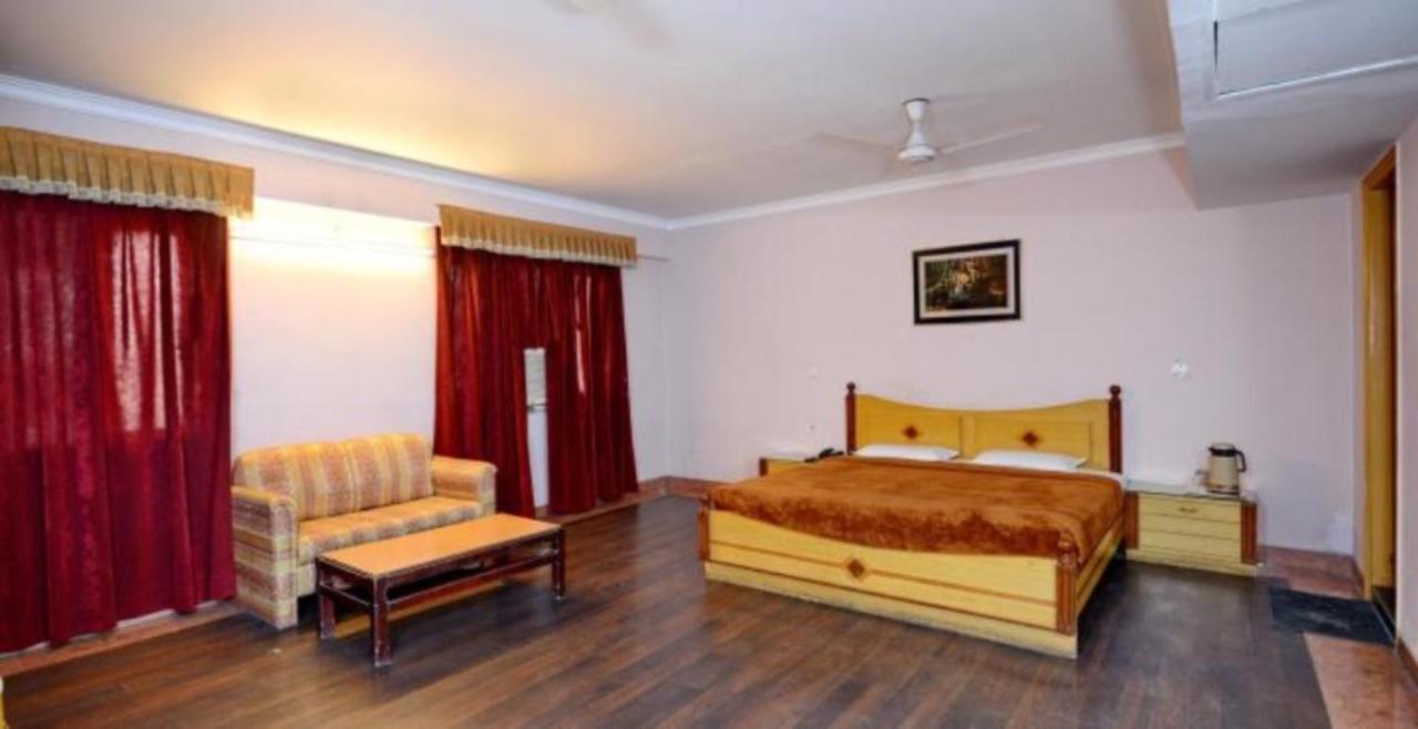 Hotel Shelter Gwalijar Zewnętrze zdjęcie